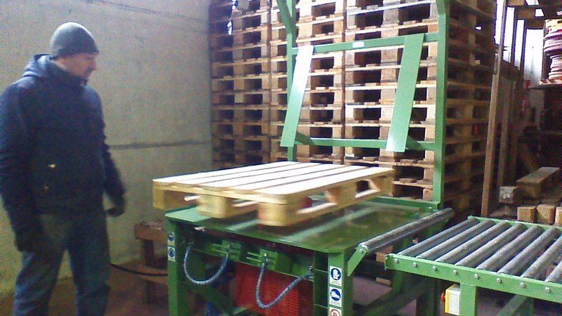 Banco riparazione pallet usato